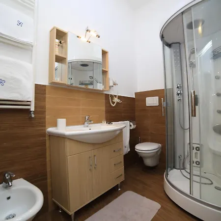 فندق مبيت وإفطار Quilungomare 4*